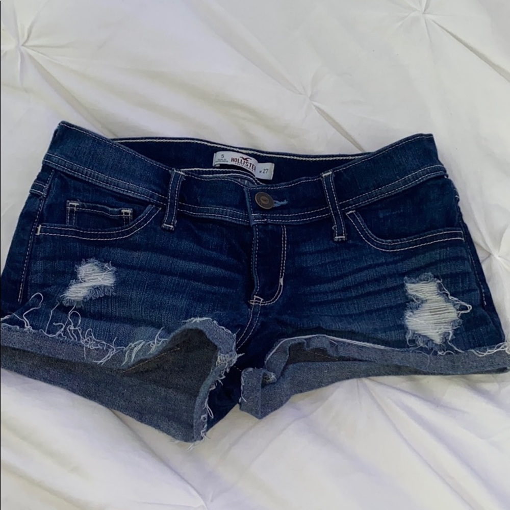 Size 5 Hollister jean shorts, low rise